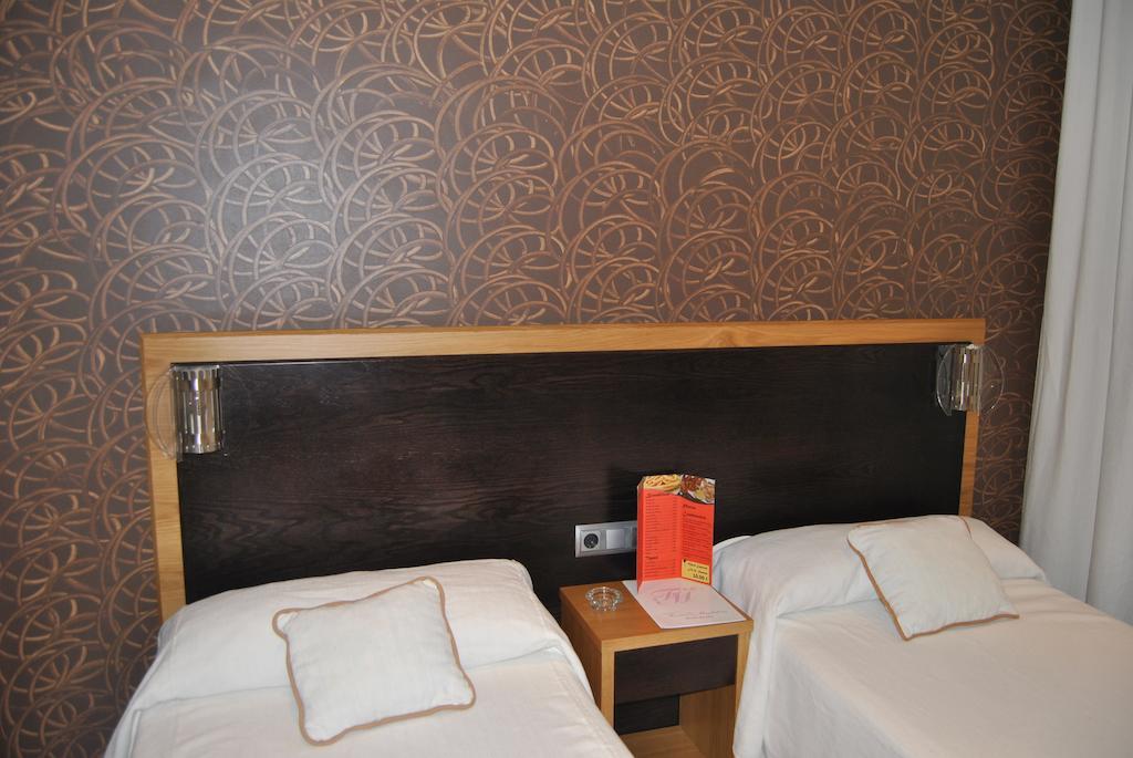 Hotel Fuente De La Magdalena Santa Amalia Zimmer foto